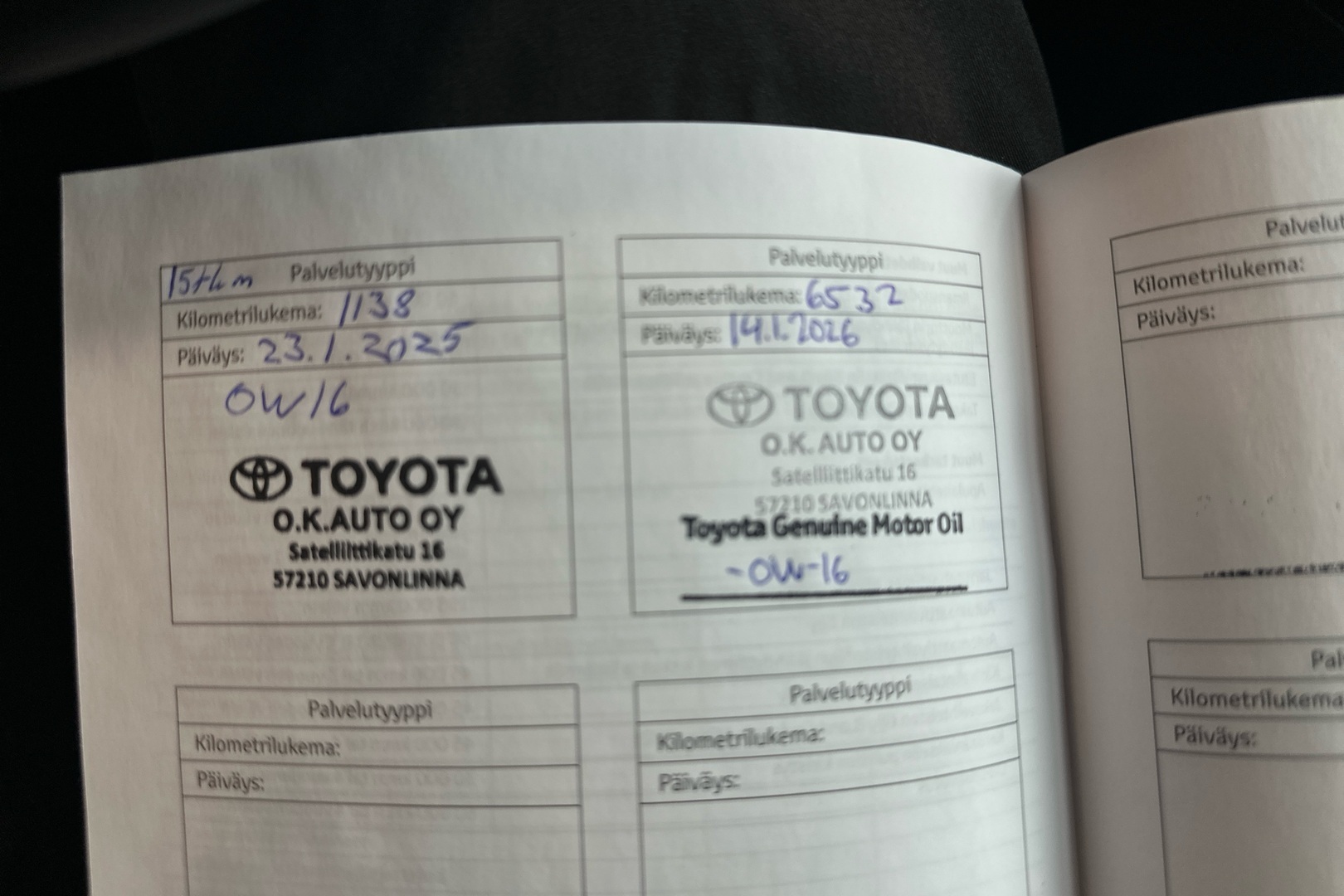 TOYOTA Prius Plug-in 2024