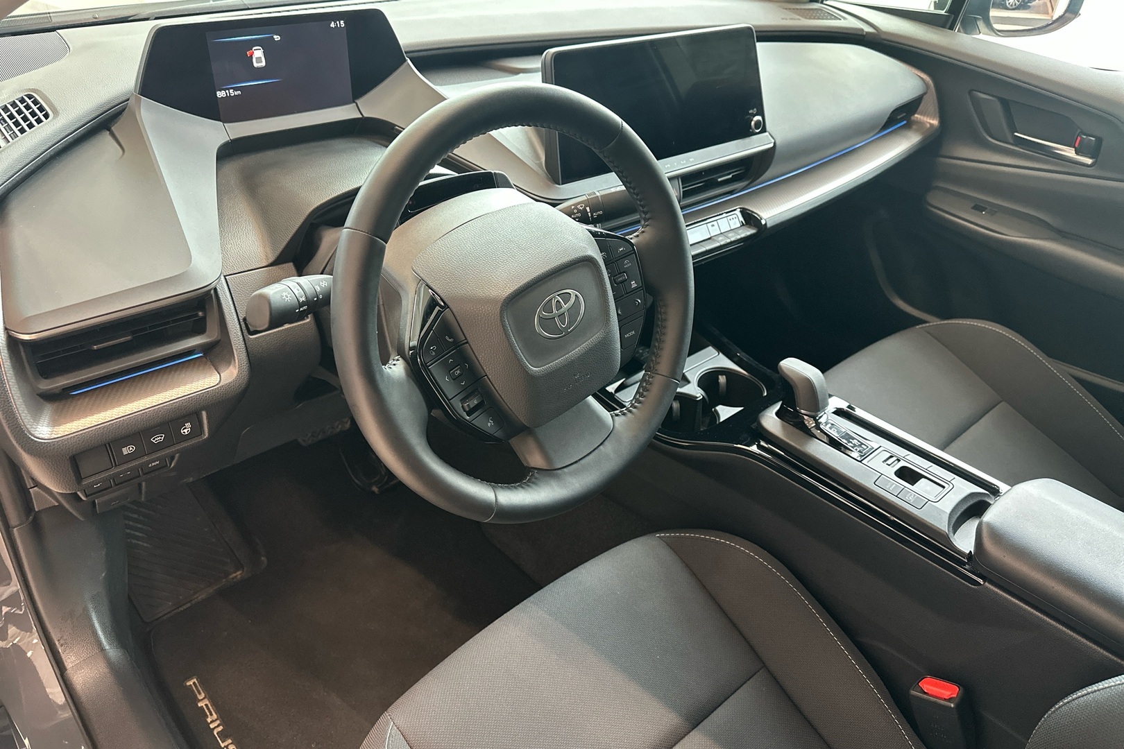 TOYOTA Prius Plug-in 2024