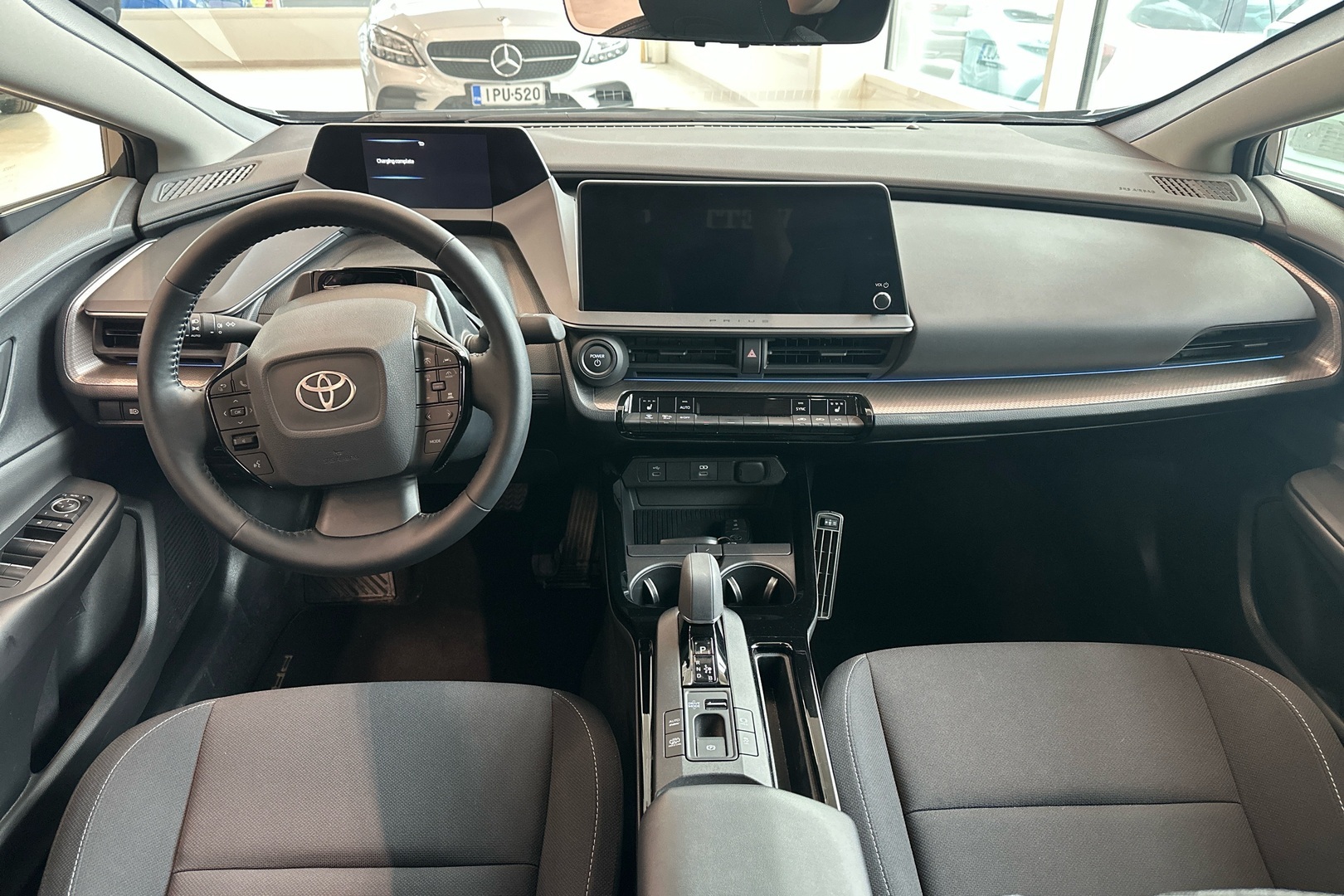TOYOTA Prius Plug-in 2024