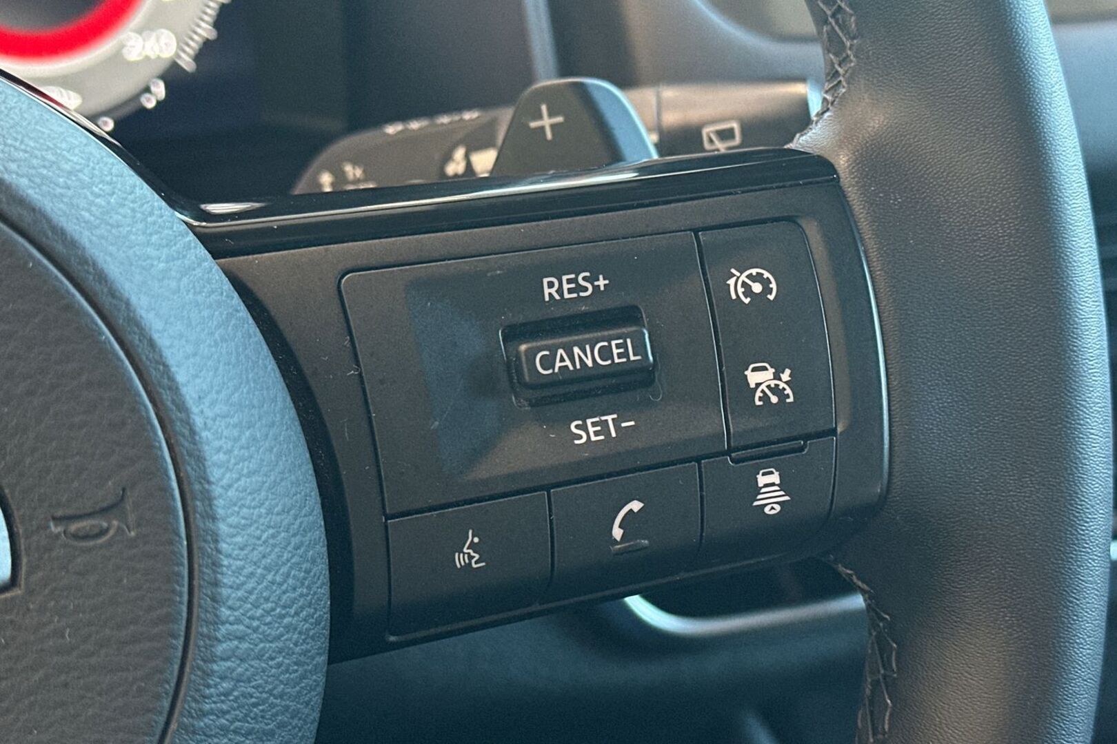 NISSAN QASHQAI 2024
