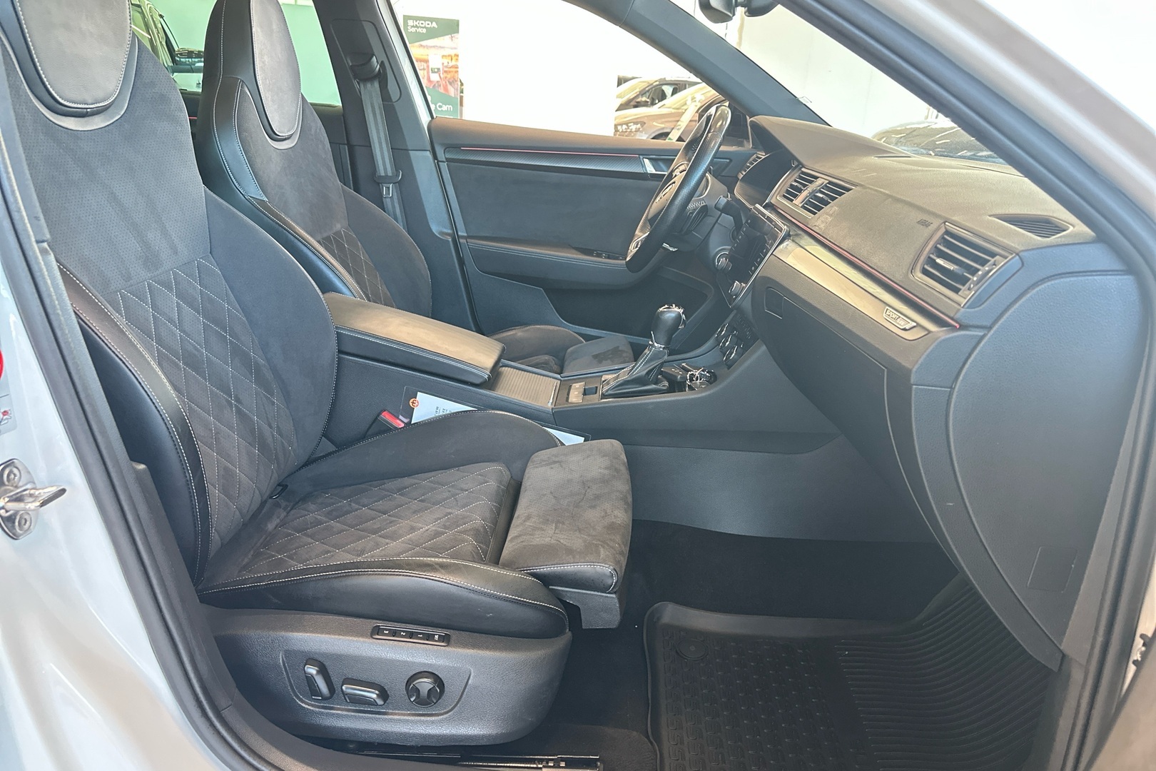 SKODA Superb 2023