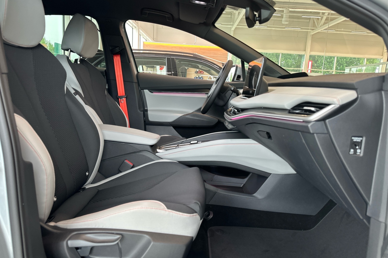 SKODA Enyaq 2026