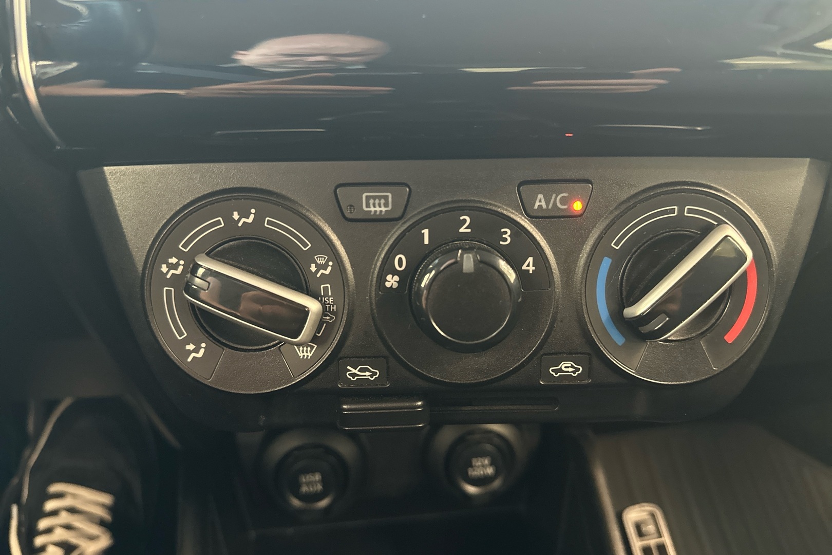 SUZUKI Swift 2017
