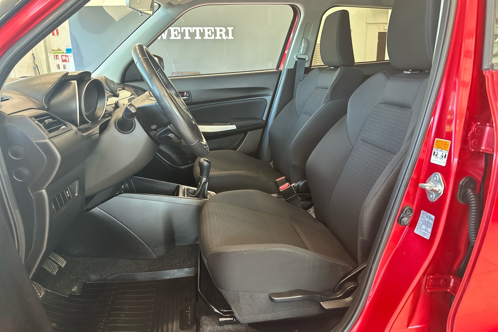 SUZUKI Swift 2017