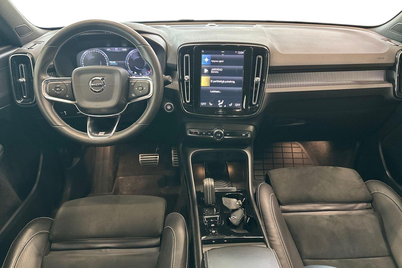 VOLVO XC40 2018