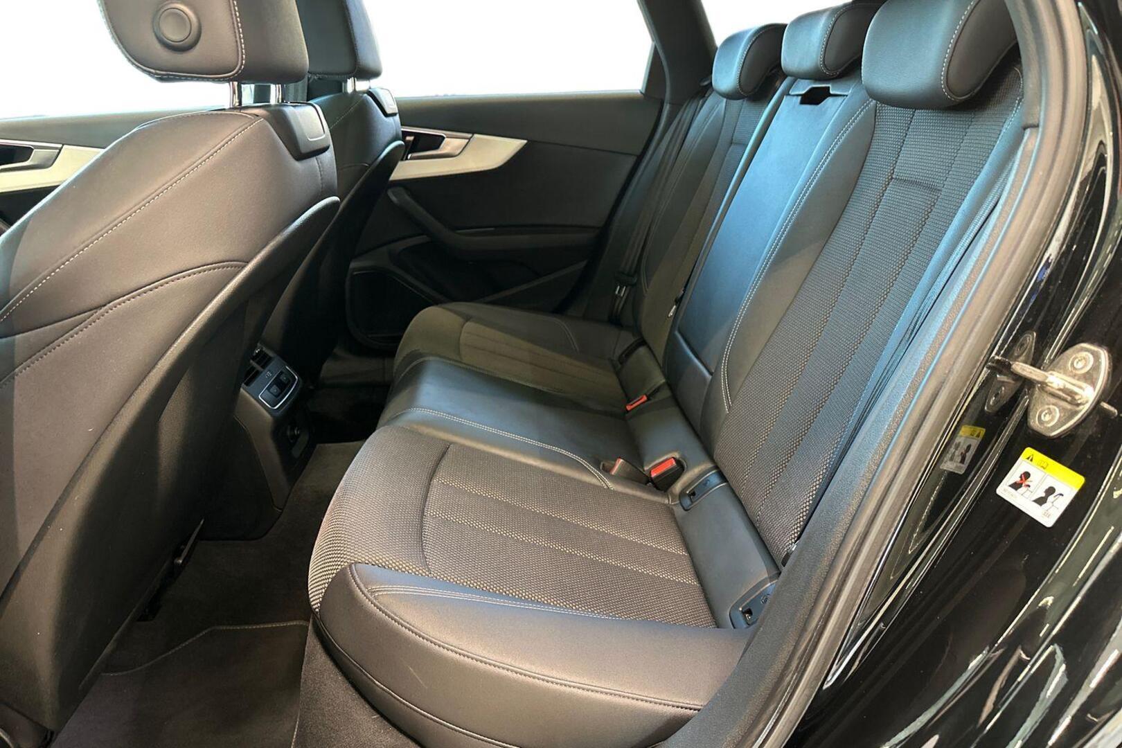 AUDI A4 2022