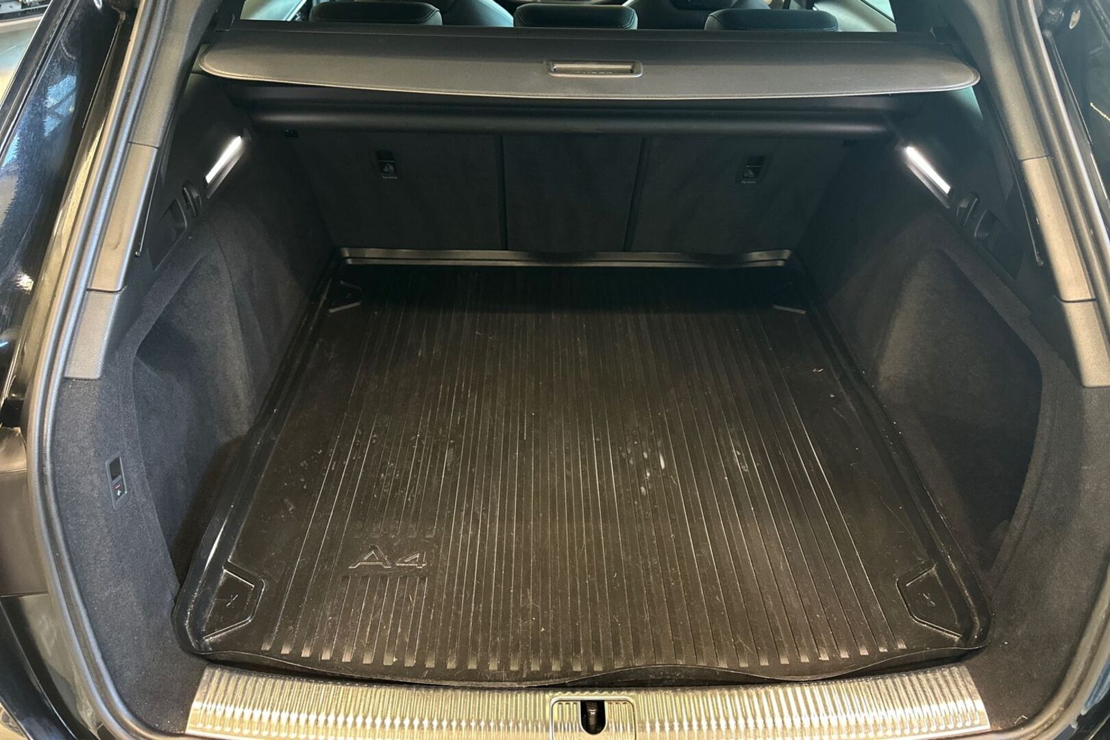 AUDI A4 2022