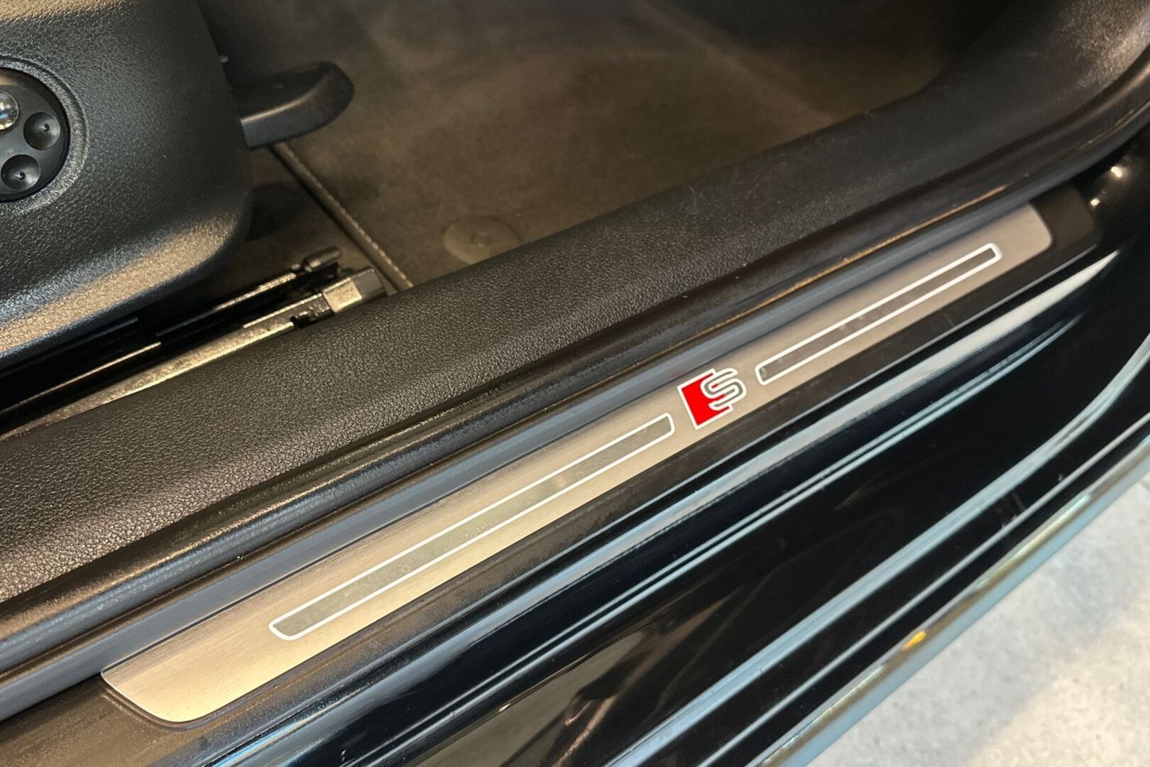 AUDI A4 2022