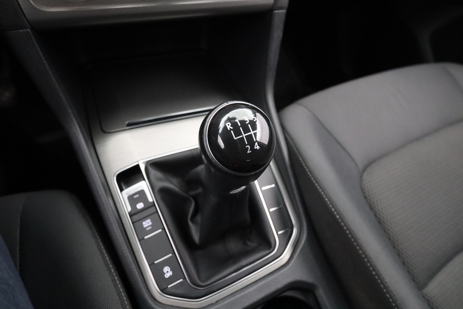 VOLKSWAGEN Golf Sportsvan 2015