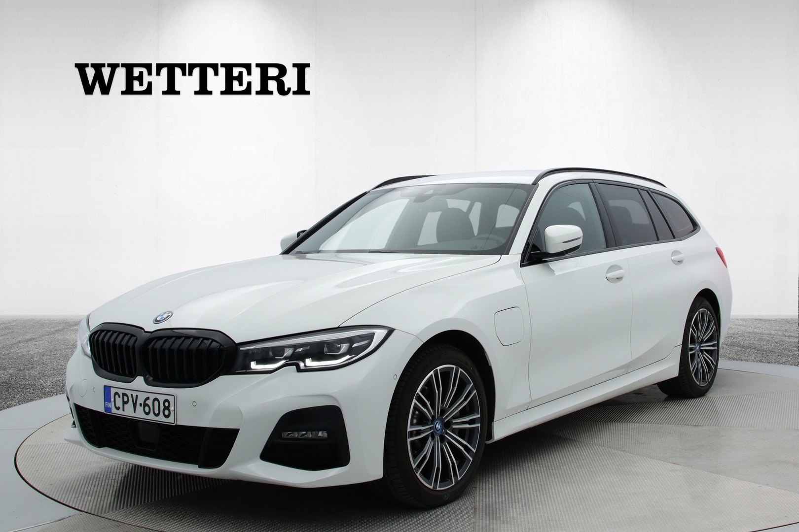 BMW 330 2022