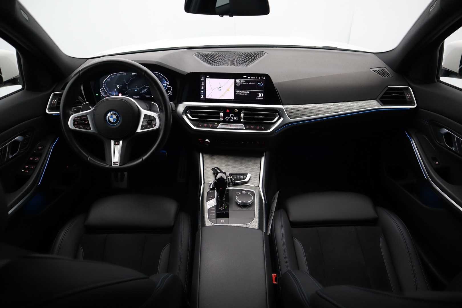 BMW 330 2022