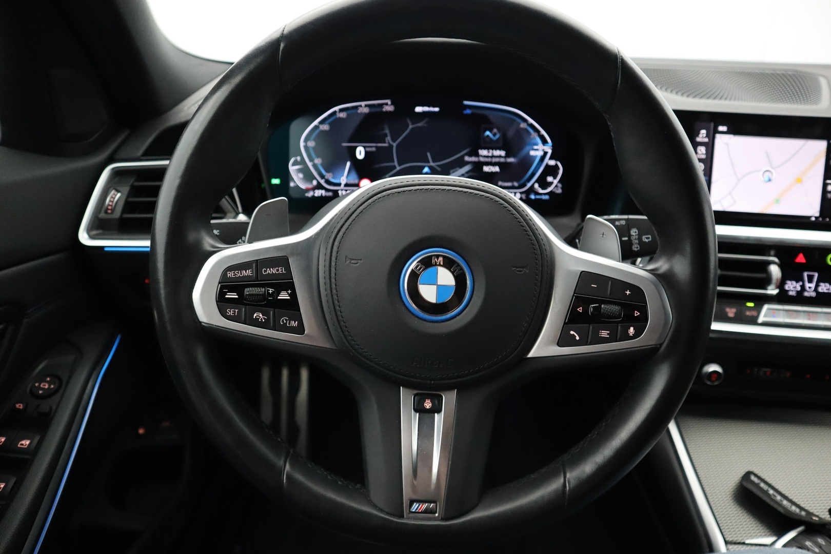 BMW 330 2022