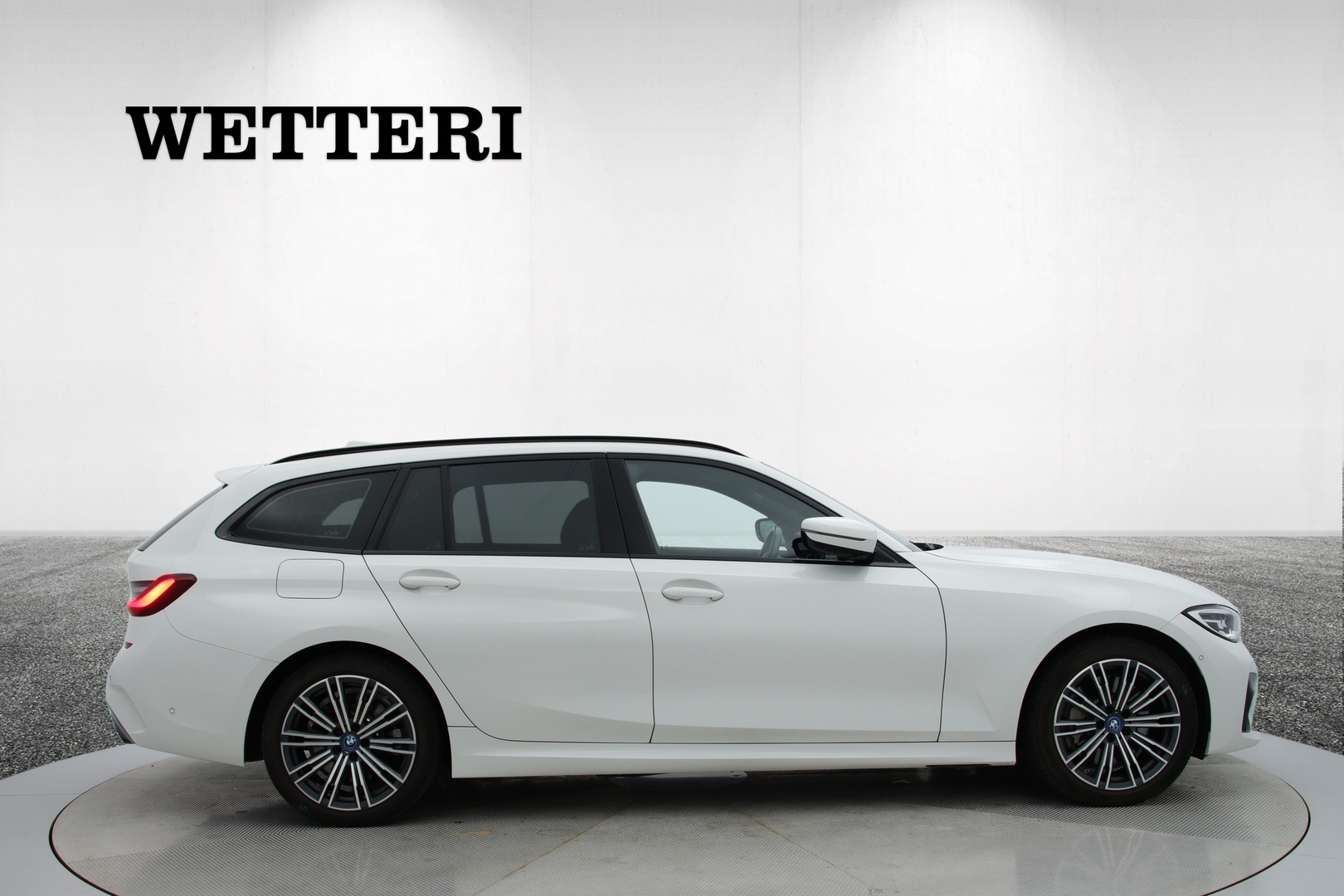 BMW 330 2022