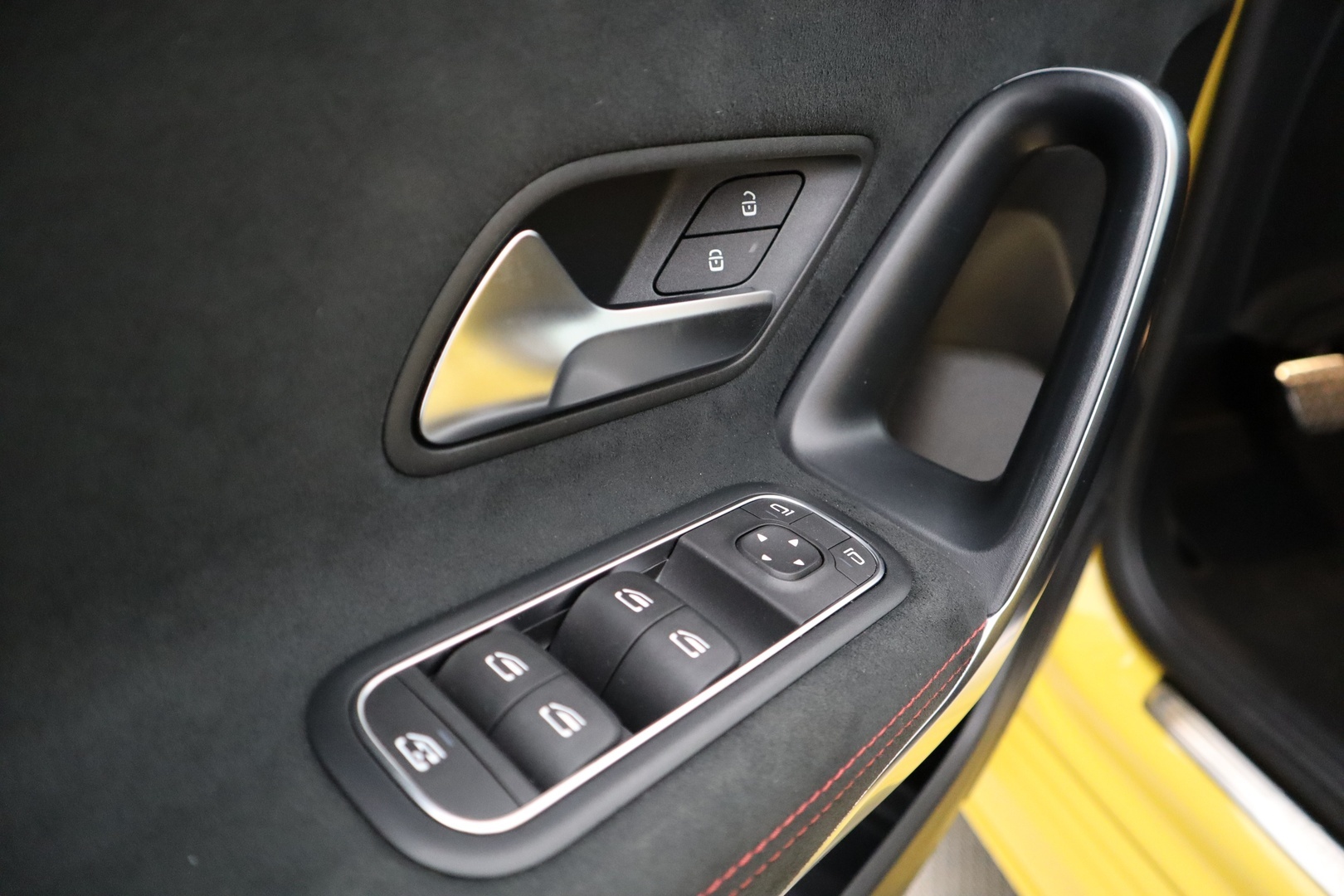 MERCEDES-BENZ A 2021