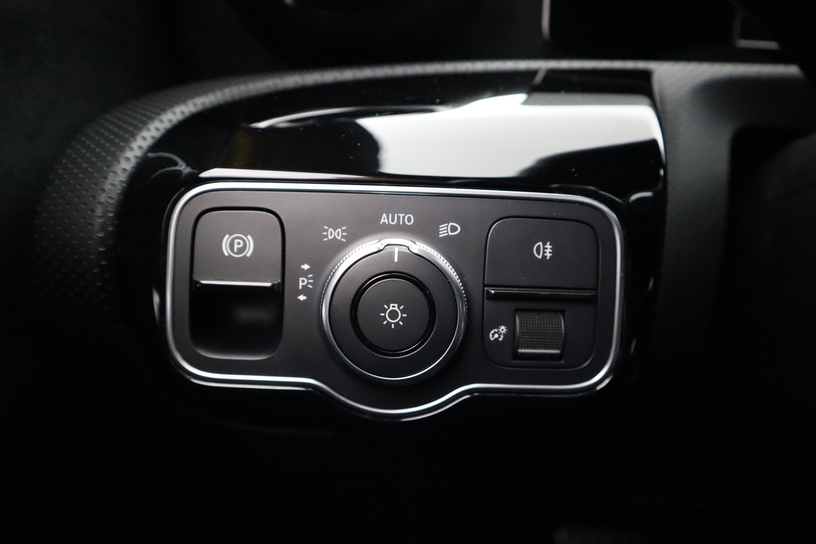 MERCEDES-BENZ A 2021