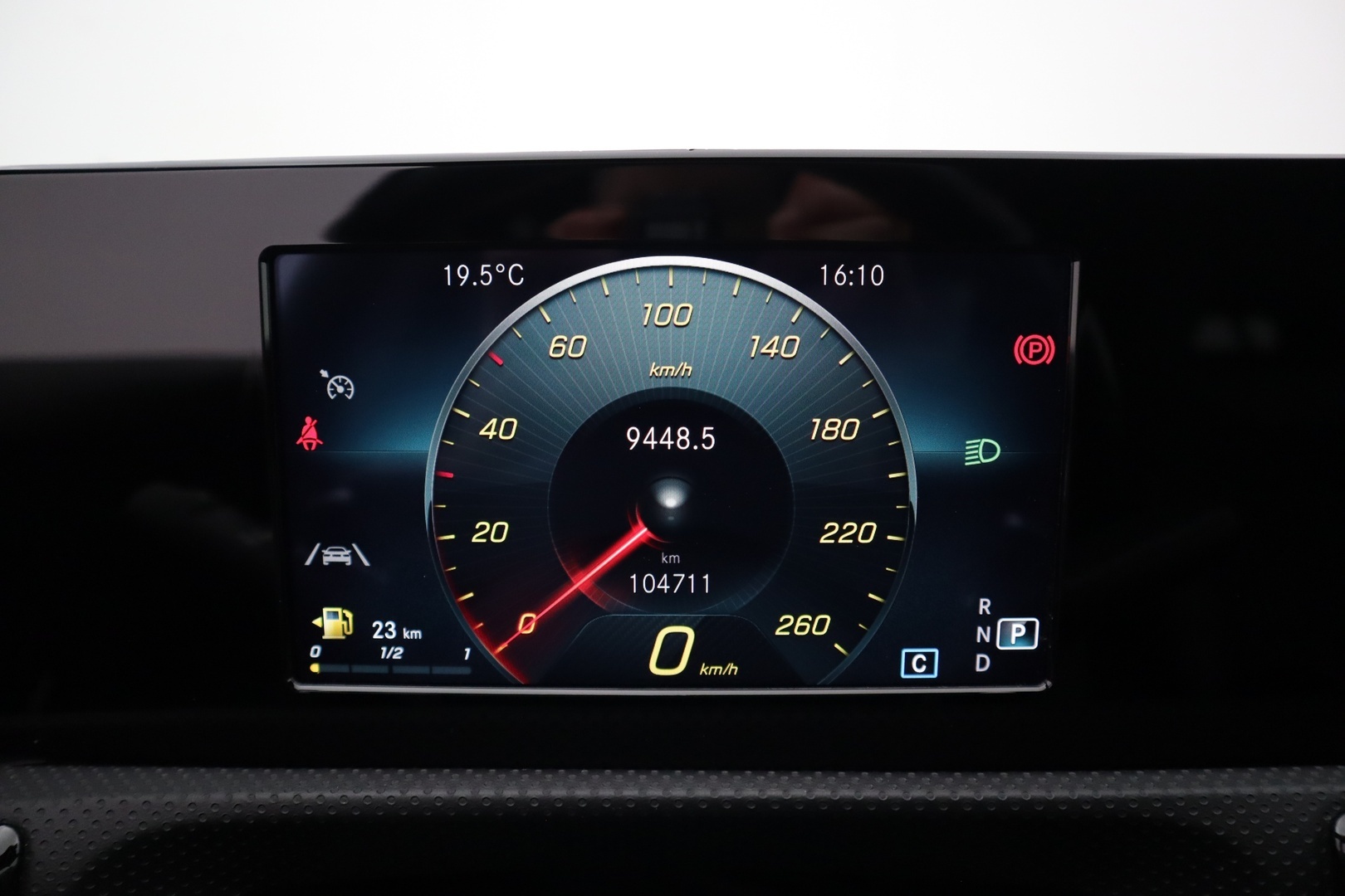 MERCEDES-BENZ A 2021