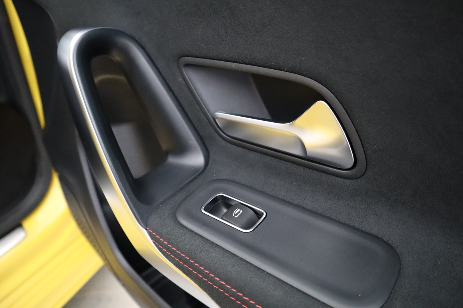 MERCEDES-BENZ A 2021