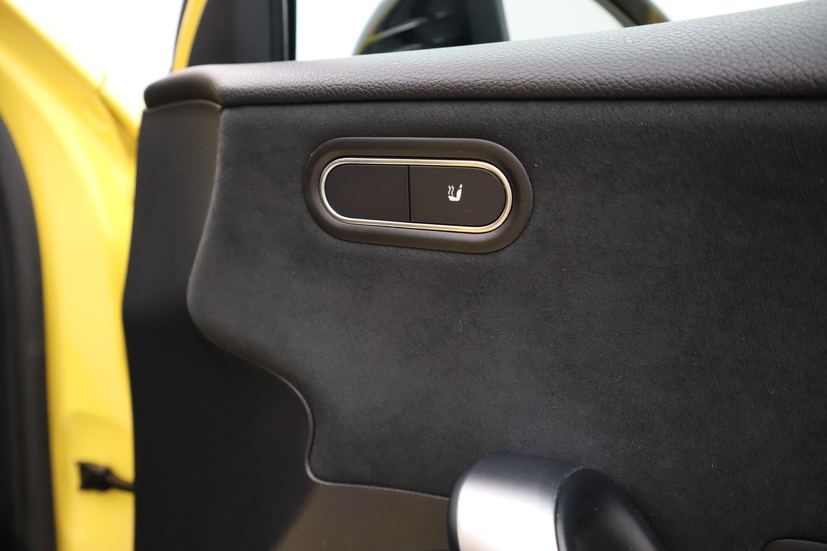 MERCEDES-BENZ A 2021