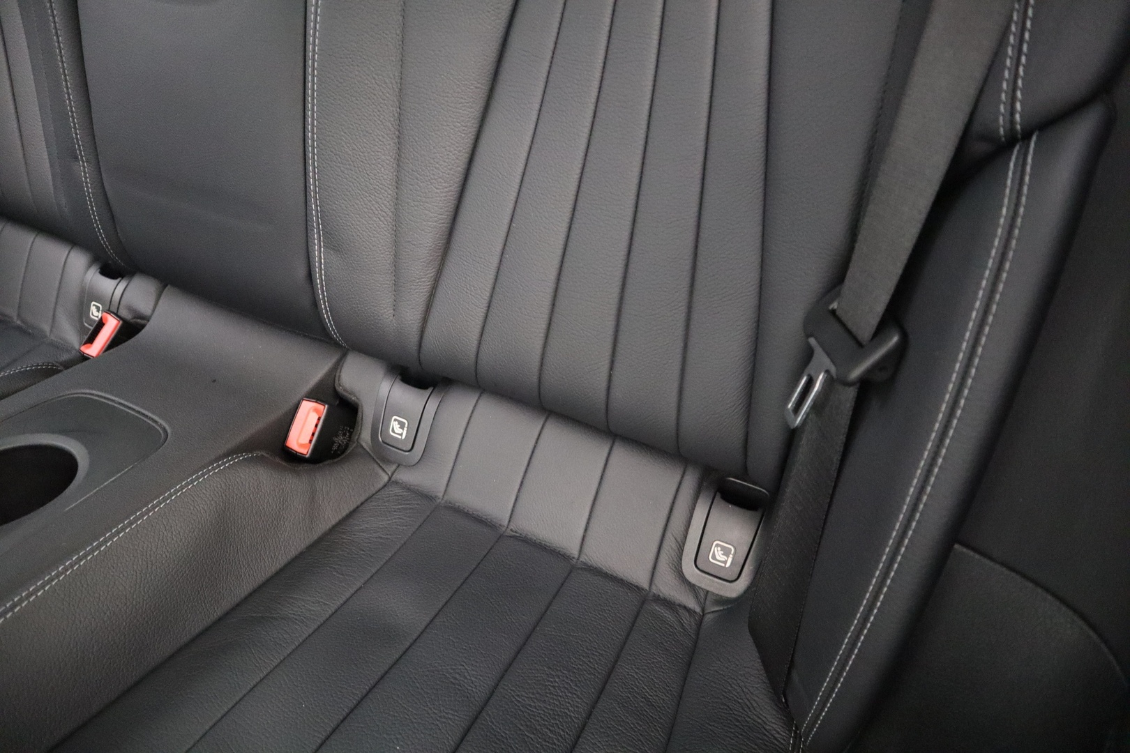 MERCEDES-BENZ E 2019