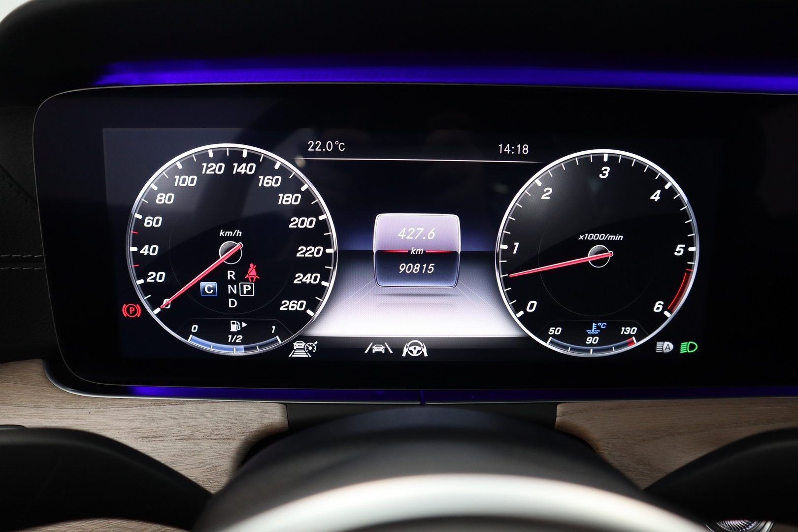 MERCEDES-BENZ E 2019