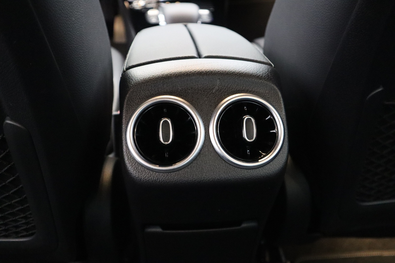 MERCEDES-BENZ CLA 2020