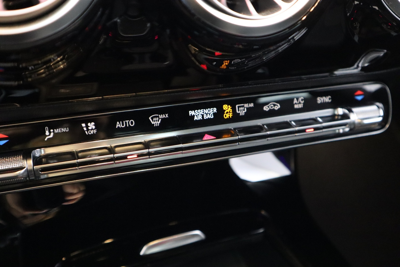 MERCEDES-BENZ CLA 2020