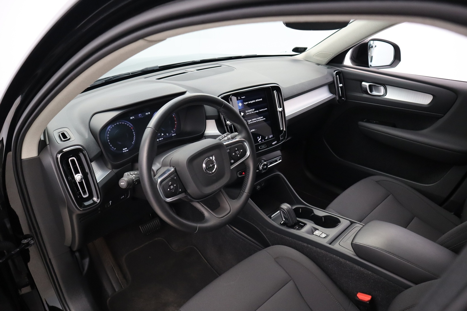 VOLVO XC40 2021