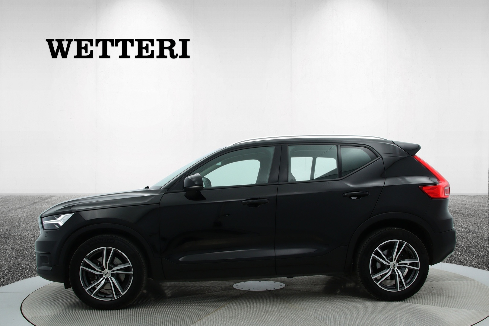 VOLVO XC40 2021
