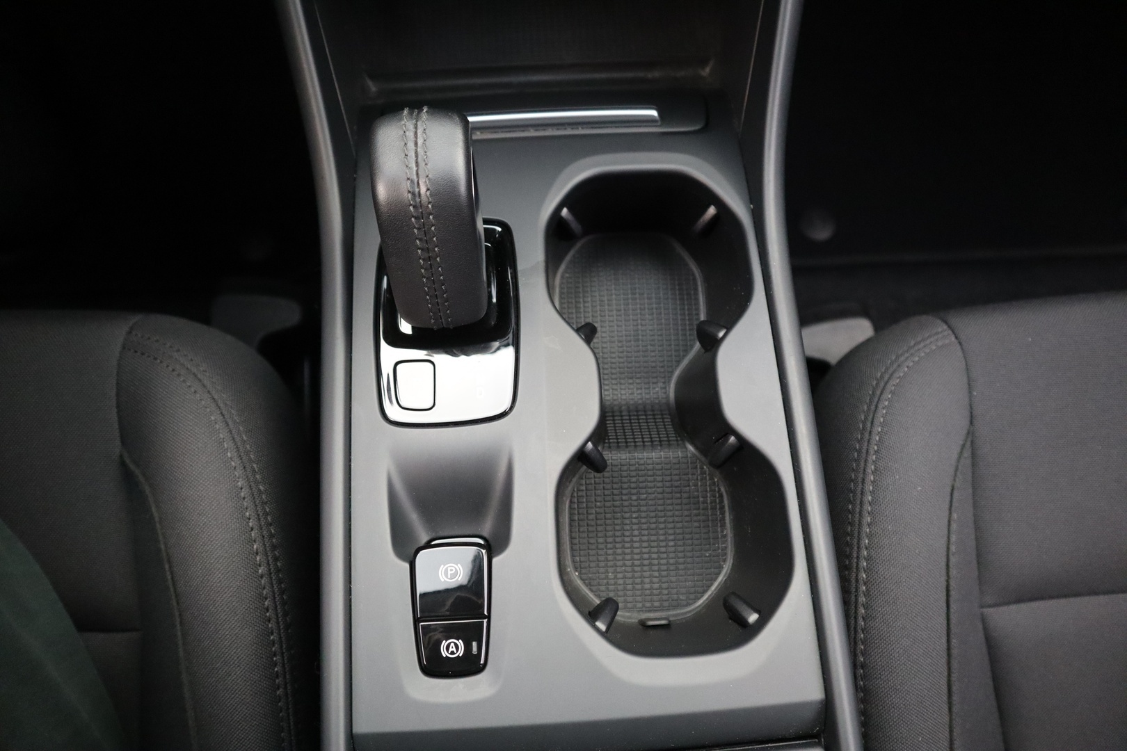 VOLVO XC40 2021