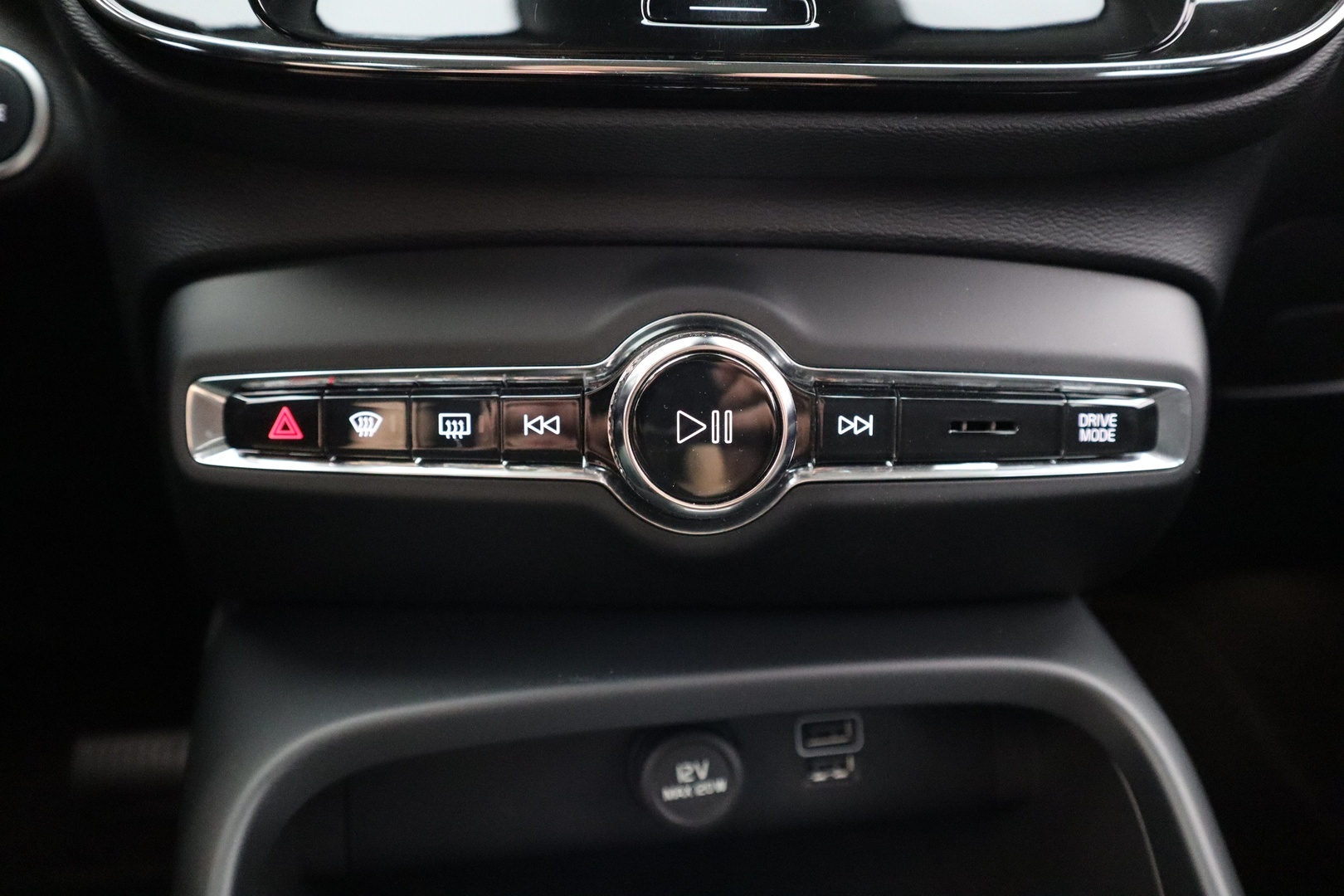 VOLVO XC40 2021