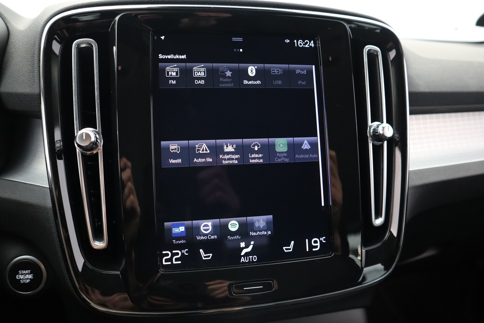 VOLVO XC40 2021