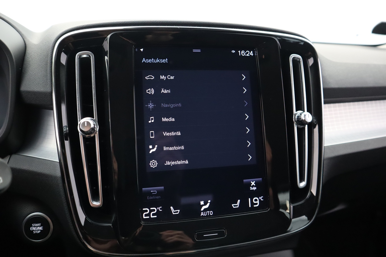 VOLVO XC40 2021