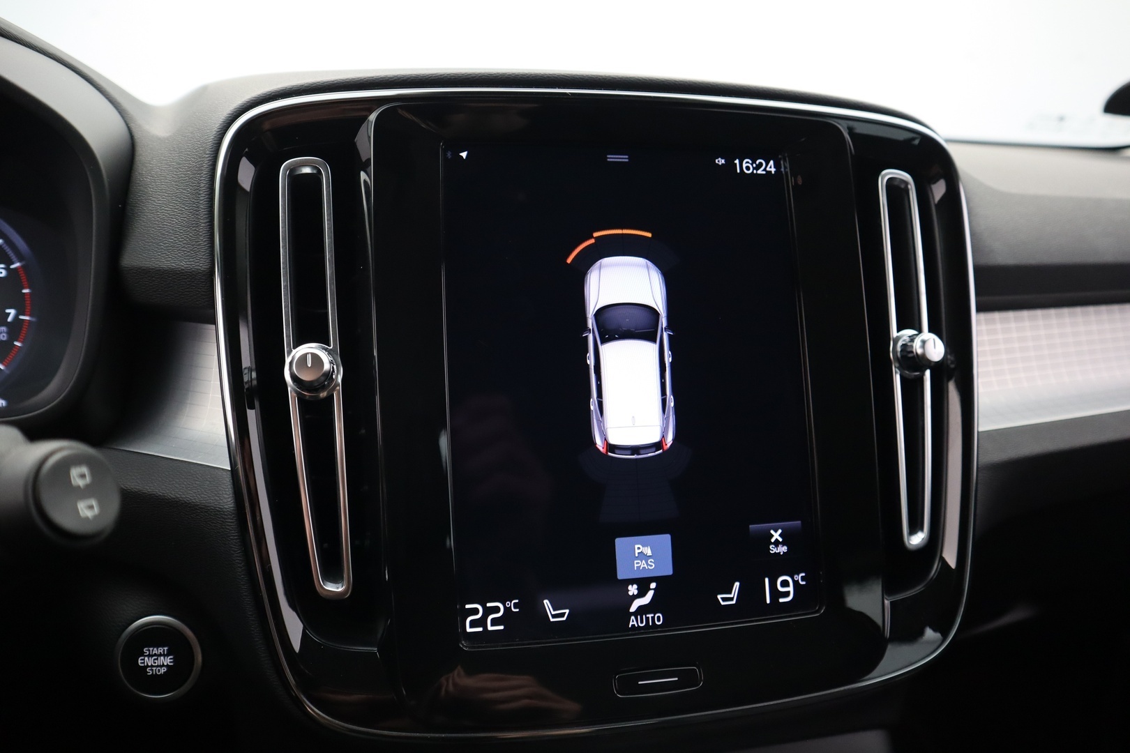 VOLVO XC40 2021
