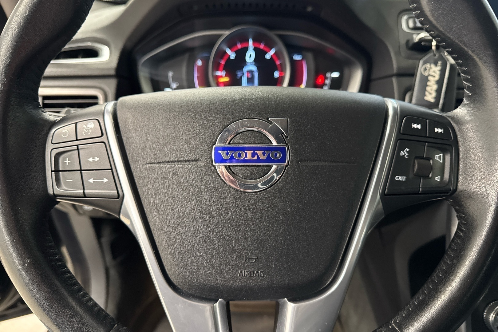 VOLVO XC70 2015