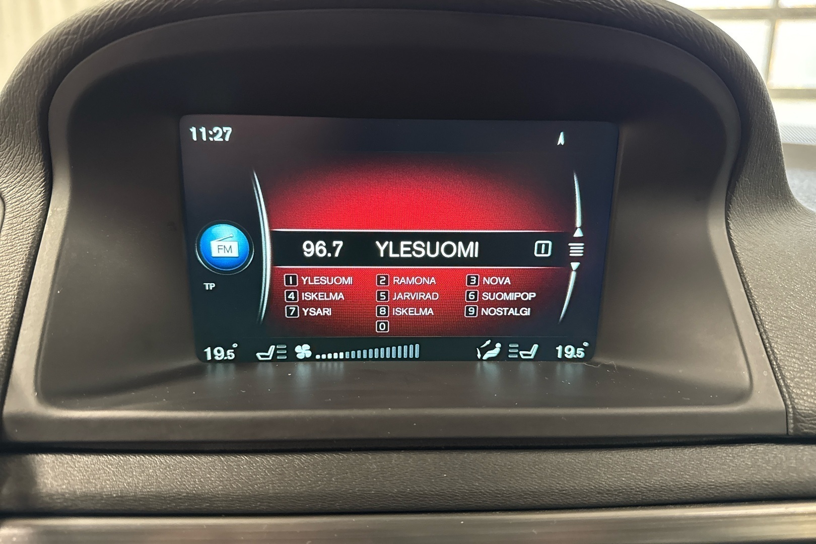 VOLVO XC70 2015