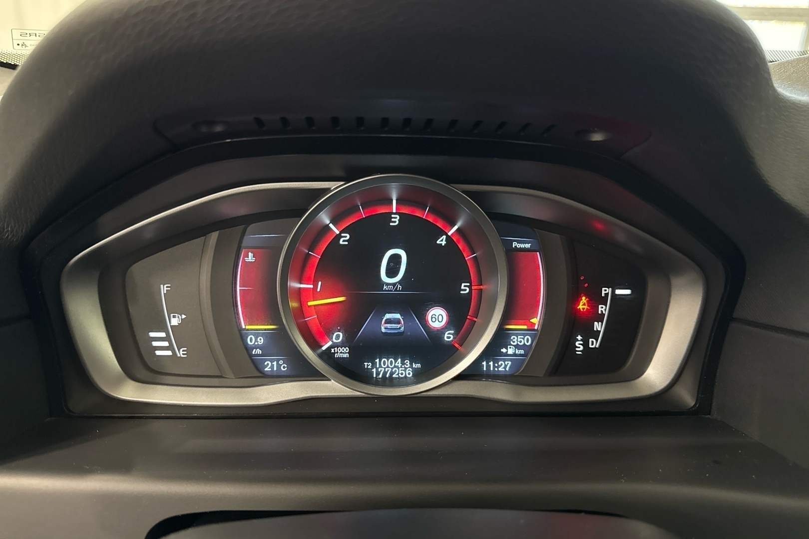 VOLVO XC70 2015