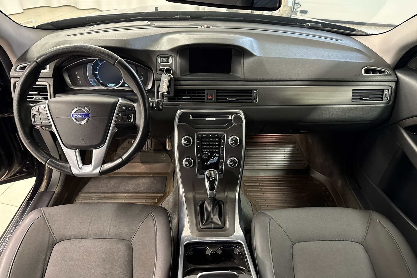VOLVO XC70 2015