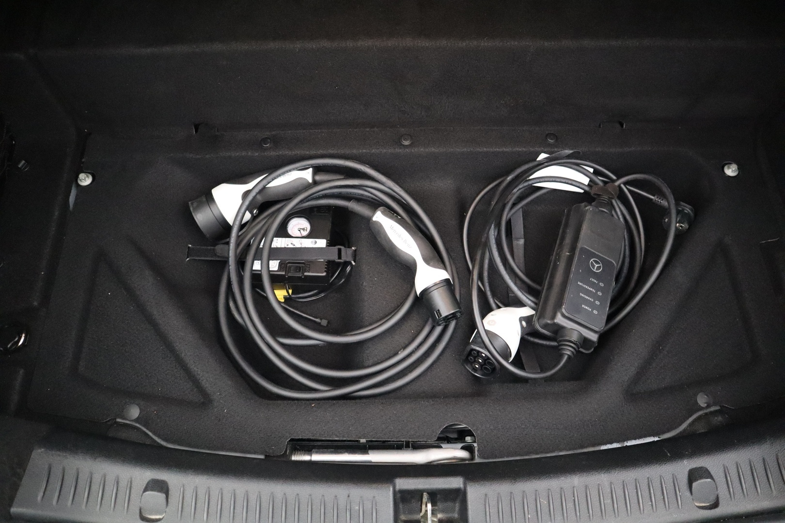 MERCEDES-BENZ E 2022