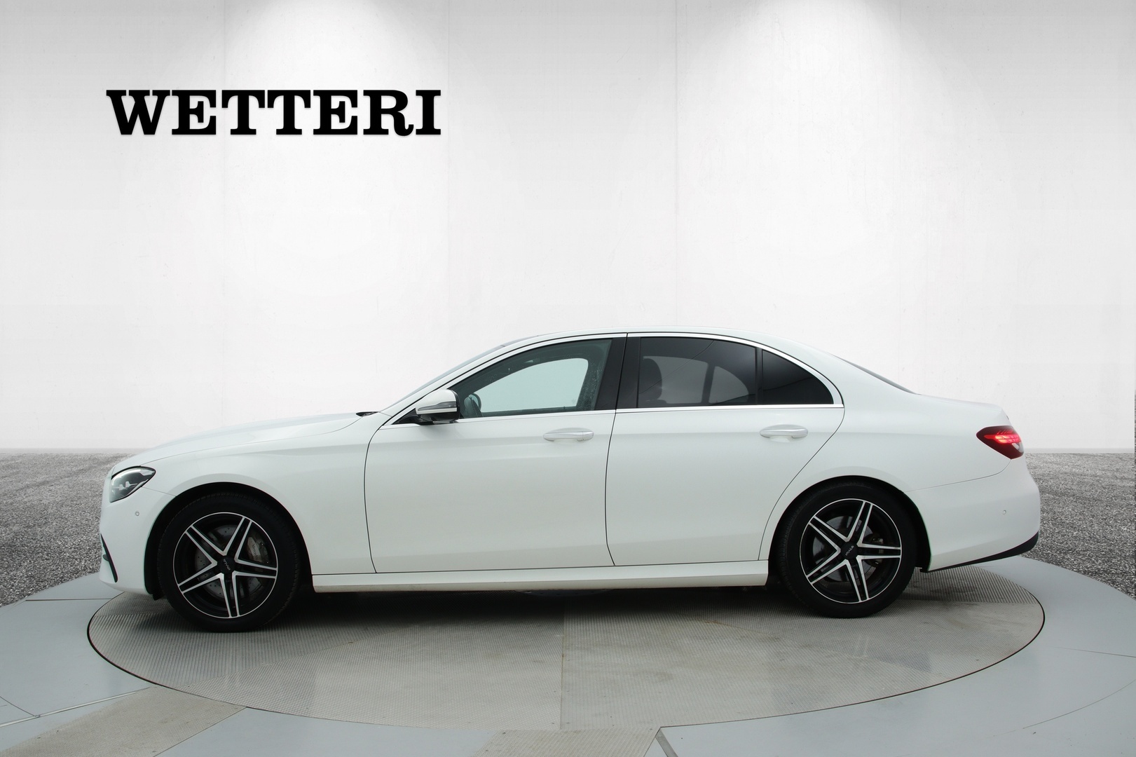 MERCEDES-BENZ E 2022