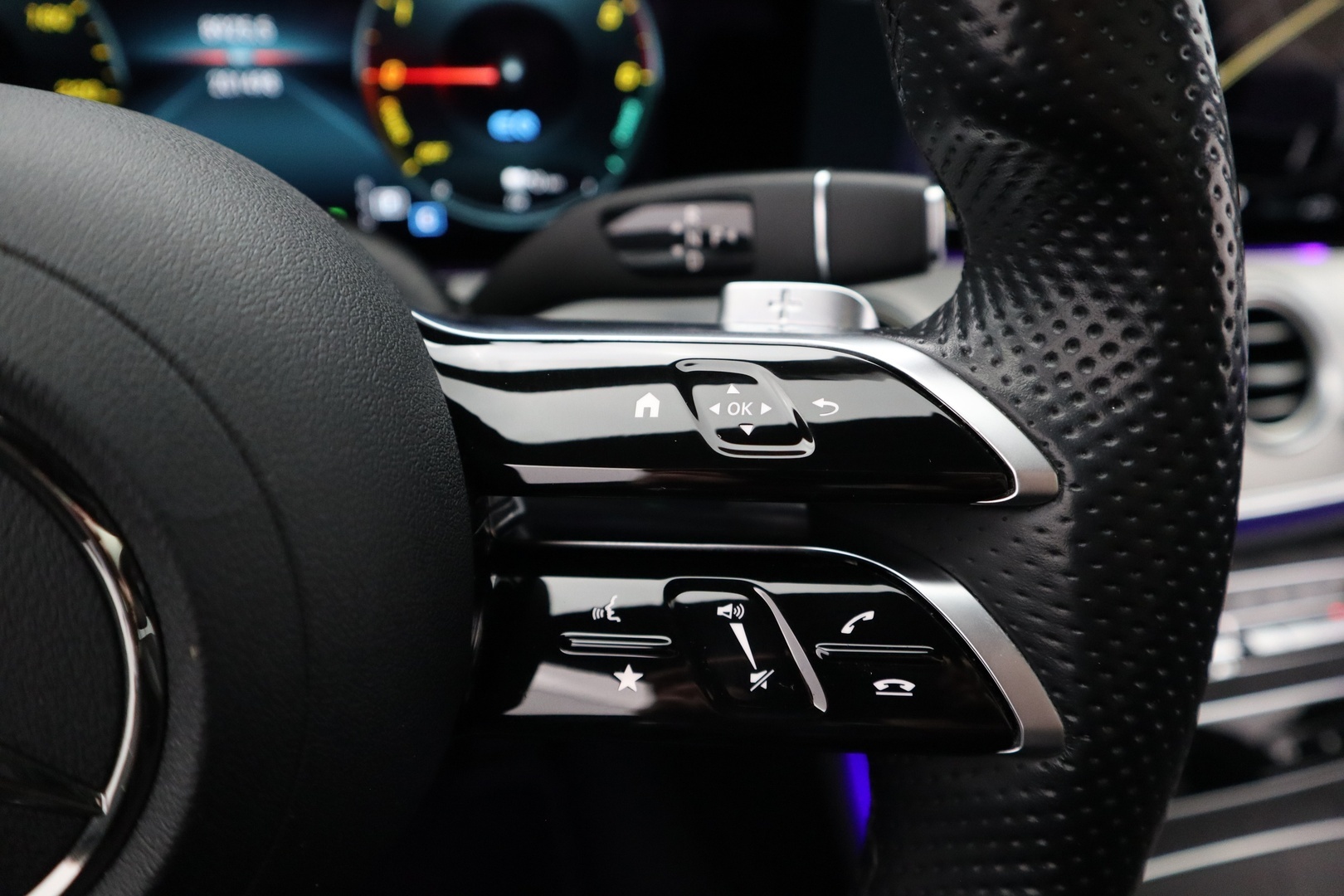 MERCEDES-BENZ E 2022