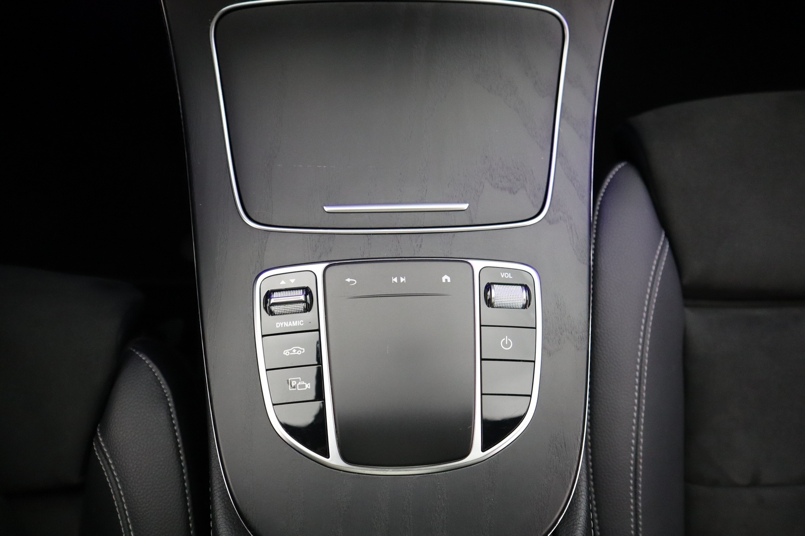 MERCEDES-BENZ E 2022