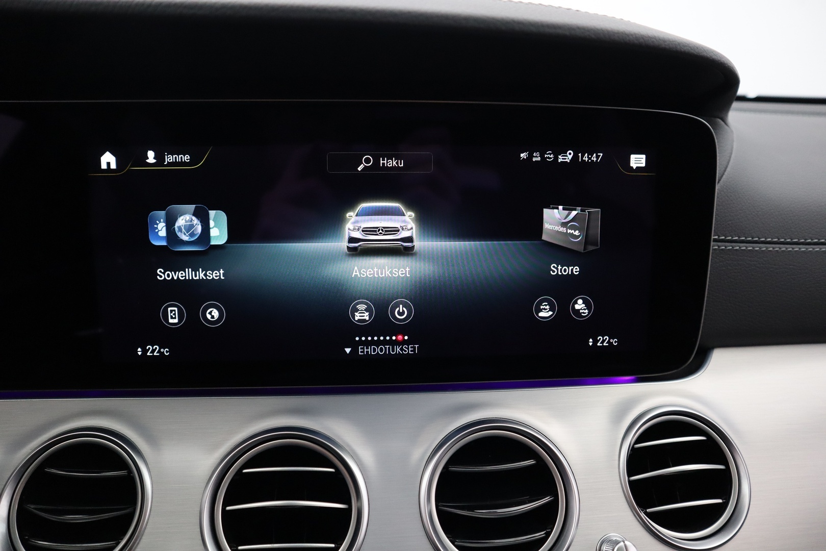 MERCEDES-BENZ E 2022