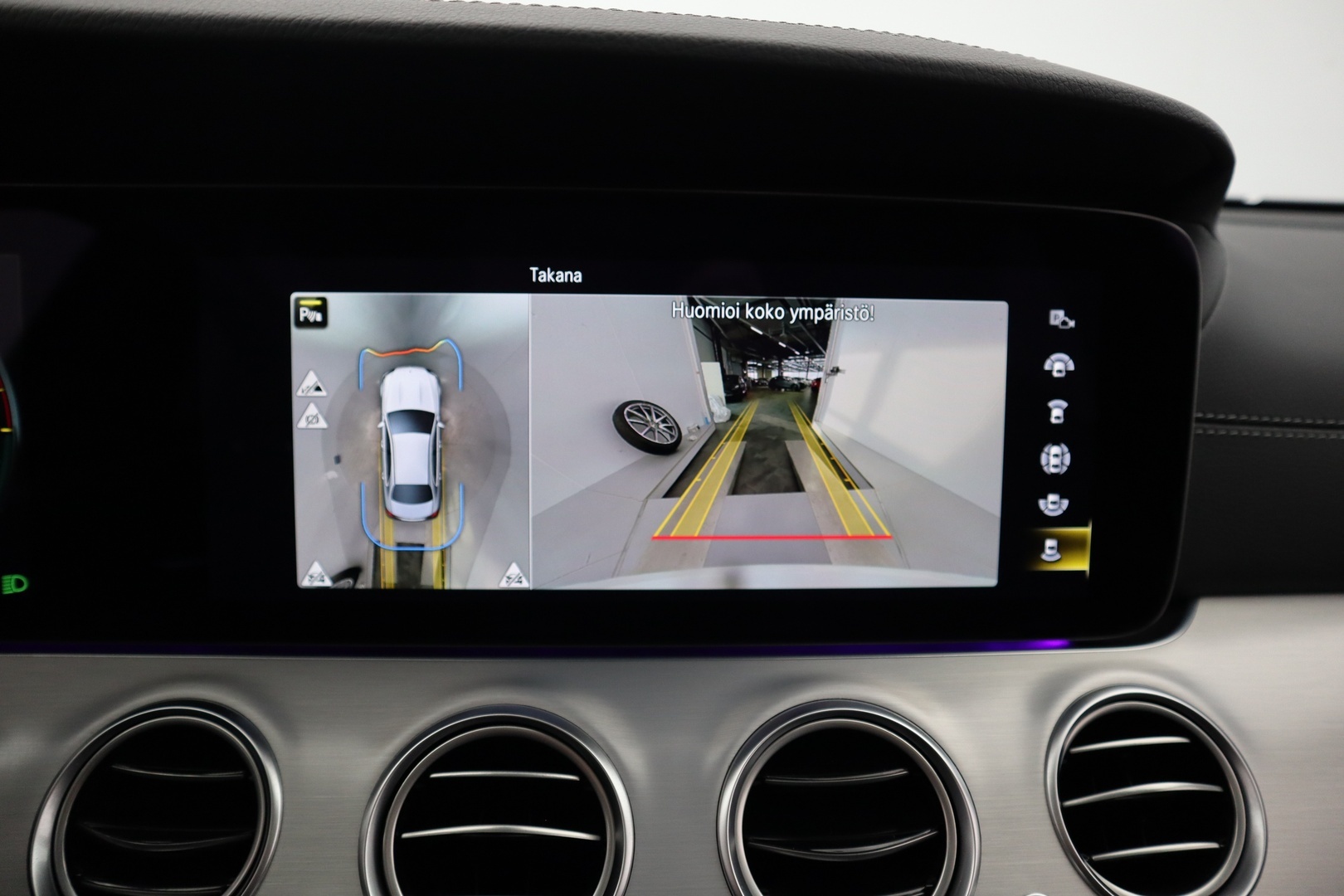 MERCEDES-BENZ E 2022