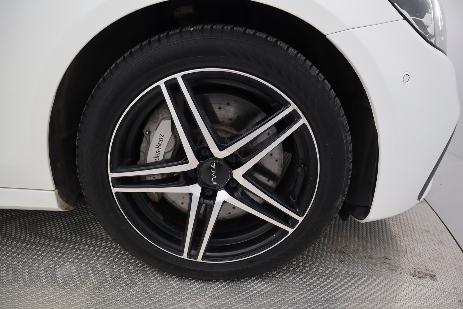 MERCEDES-BENZ E 2022