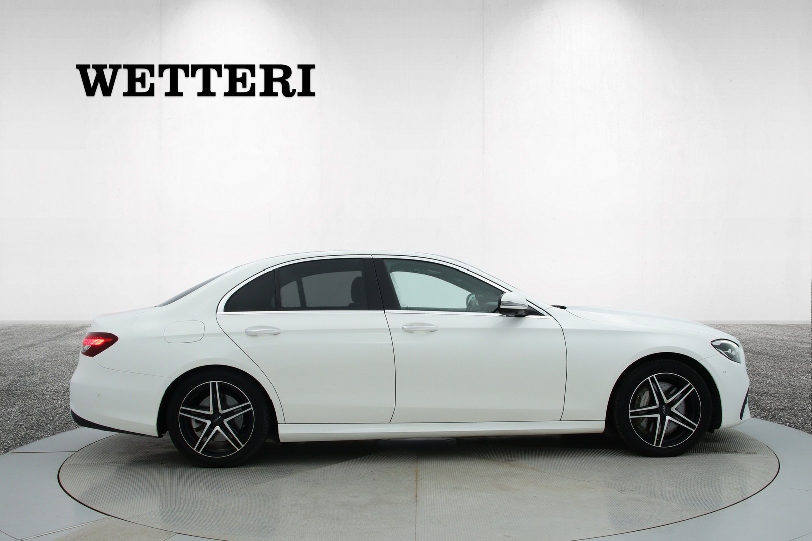 MERCEDES-BENZ E 2022