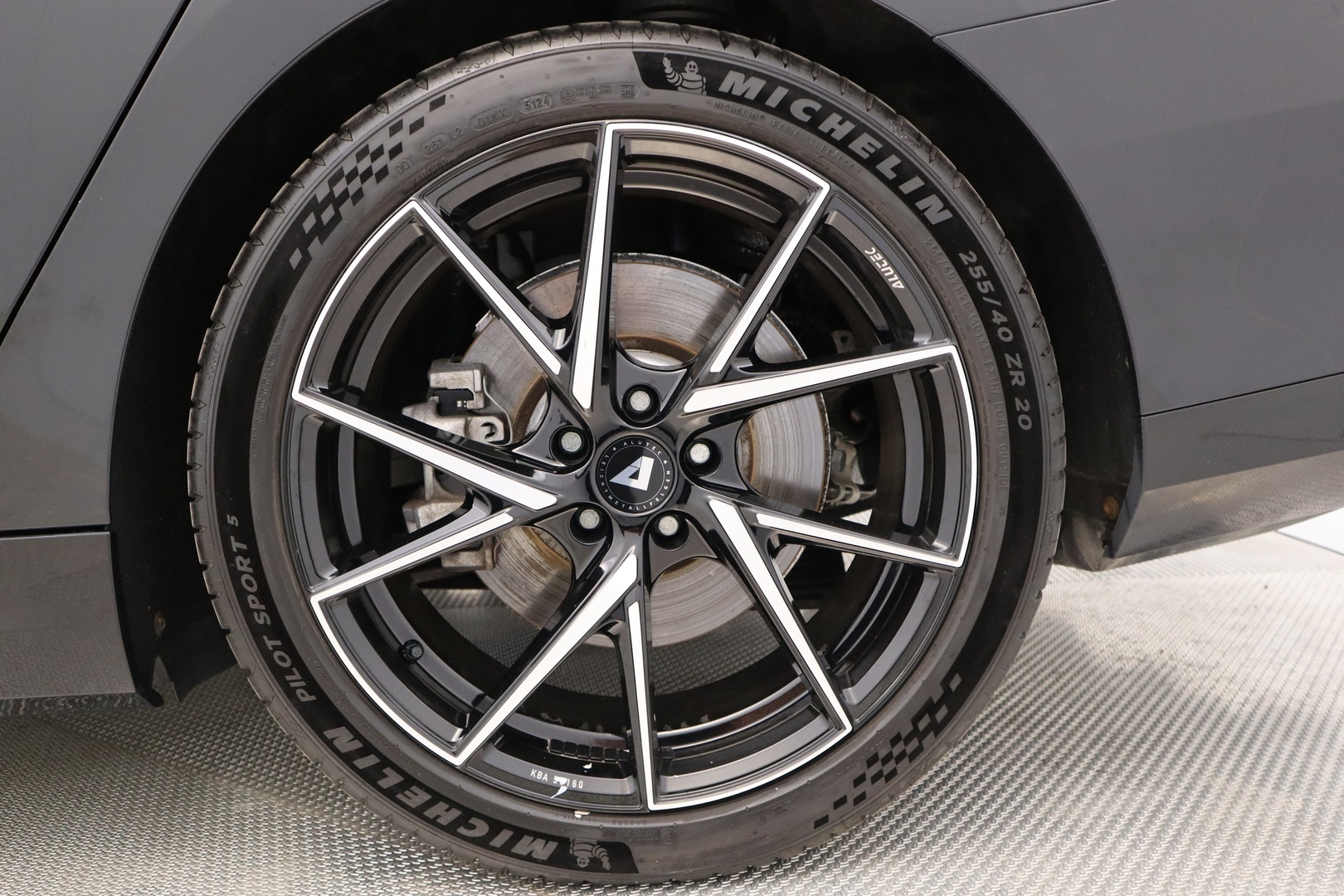 BMW i5 2024
