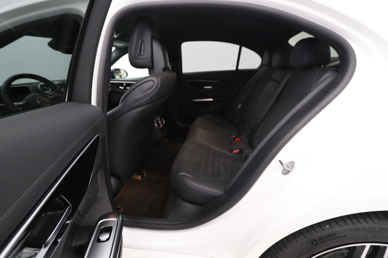 MERCEDES-BENZ C 2023