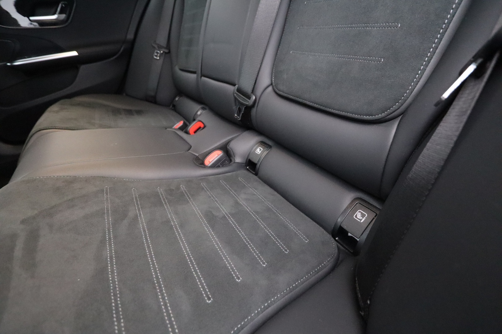 MERCEDES-BENZ C 2023