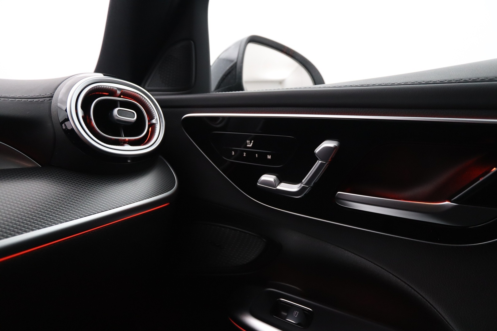 MERCEDES-BENZ C 2023