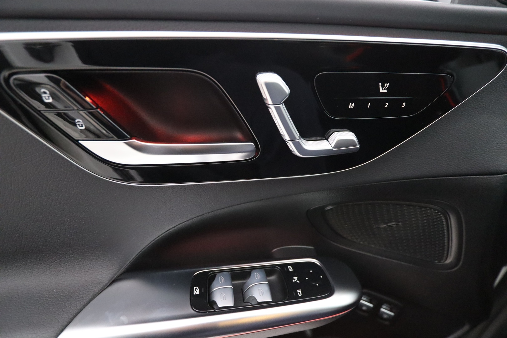 MERCEDES-BENZ C 2023